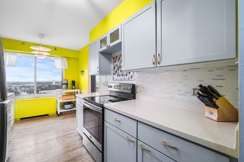 Tiny photo for 6833 N Kedzie Avenue #1404, Chicago, IL 60645 (MLS # 12612612)