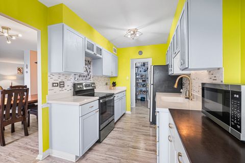 Tiny photo for 6833 N Kedzie Avenue #1404, Chicago, IL 60645 (MLS # 12612612)