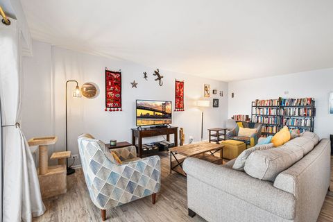 Tiny photo for 6833 N Kedzie Avenue #1404, Chicago, IL 60645 (MLS # 12612612)