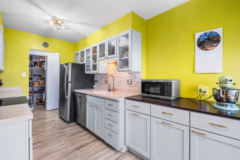 Tiny photo for 6833 N Kedzie Avenue #1404, Chicago, IL 60645 (MLS # 12612612)