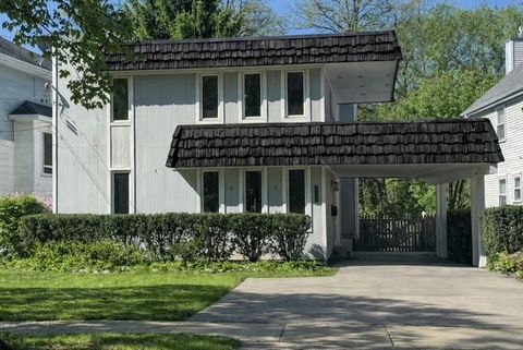 Photo of 400 S Crescent Avenue, Park Ridge, IL 60068 (MLS # 12643781)