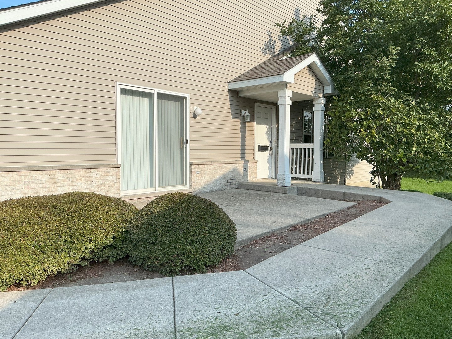 26448 W Fox Trail