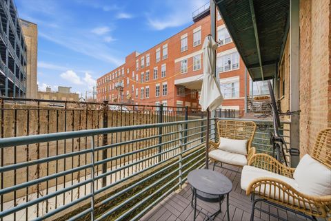 Tiny photo for 1740 N Marshfield Avenue #8, Chicago, IL 60622 (MLS # 12620599)