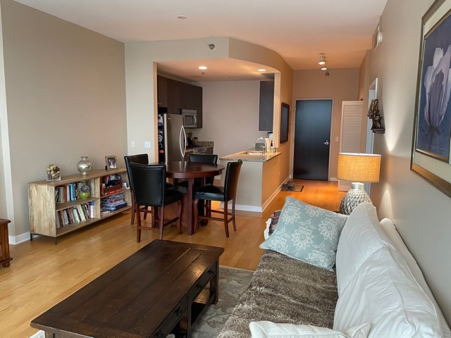 303 W OHIO Street 3501