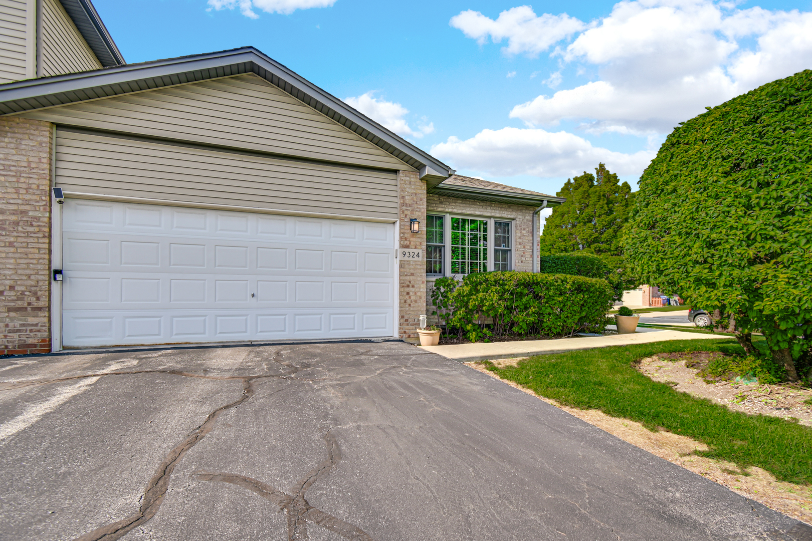 9324 S 79th Avenue 9324