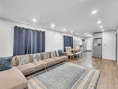 Tiny photo for 915 E Prairie Street, Pontiac, IL 61764 (MLS # 12488470)
