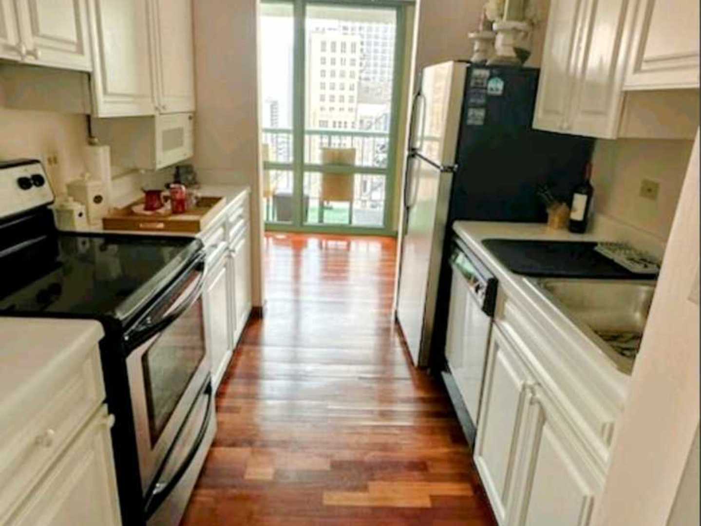 111 W Maple Street 1401