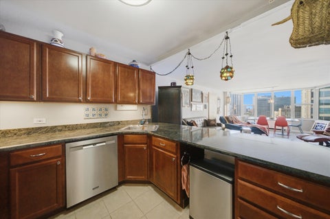 Tiny photo for 525 W Hawthorne Place #2004, Chicago, IL 60657 (MLS # 12721710)
