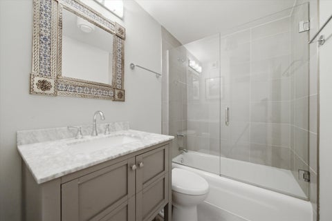 Tiny photo for 525 W Hawthorne Place #2004, Chicago, IL 60657 (MLS # 12721710)