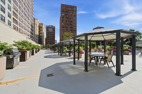 Tiny photo for 525 W Hawthorne Place #2004, Chicago, IL 60657 (MLS # 12721710)
