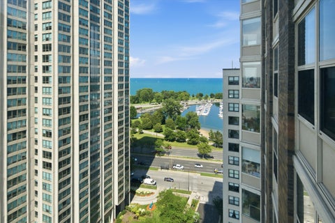 Tiny photo for 525 W Hawthorne Place #2004, Chicago, IL 60657 (MLS # 12721710)