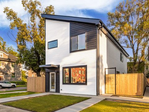 5901 W Erie Street Chicago IL 60644