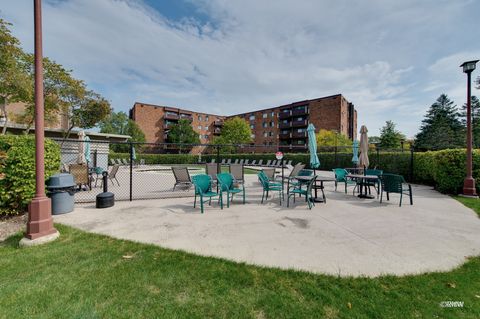 Tiny photo for 840 Wellington Avenue #318, Elk Grove Village, IL 60007 (MLS # 12336664)