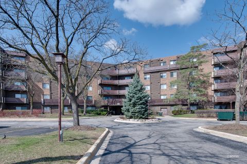 Tiny photo for 840 Wellington Avenue #318, Elk Grove Village, IL 60007 (MLS # 12336664)