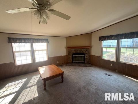 Tiny photo for 3106 N STEWART Lane, Marion, IL 62959 (MLS # EB459953)