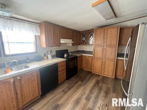 Tiny photo for 3106 N STEWART Lane, Marion, IL 62959 (MLS # EB459953)