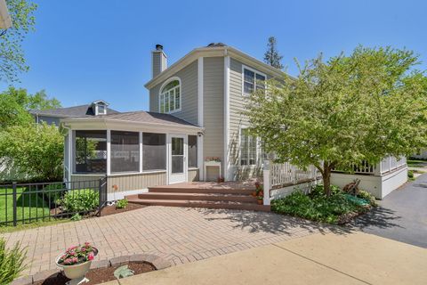 A home in Glen Ellyn