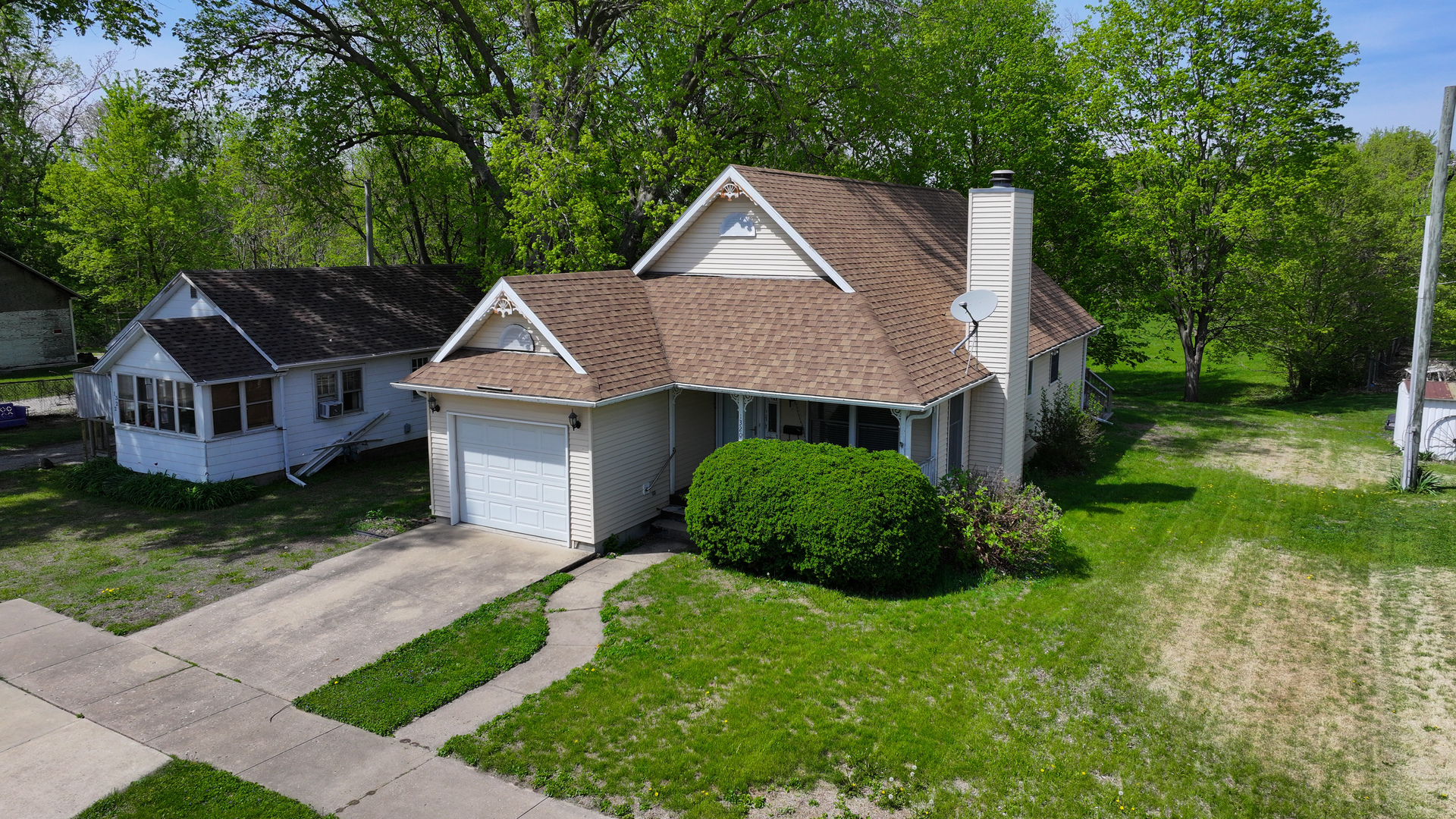 1320 W 2nd Street