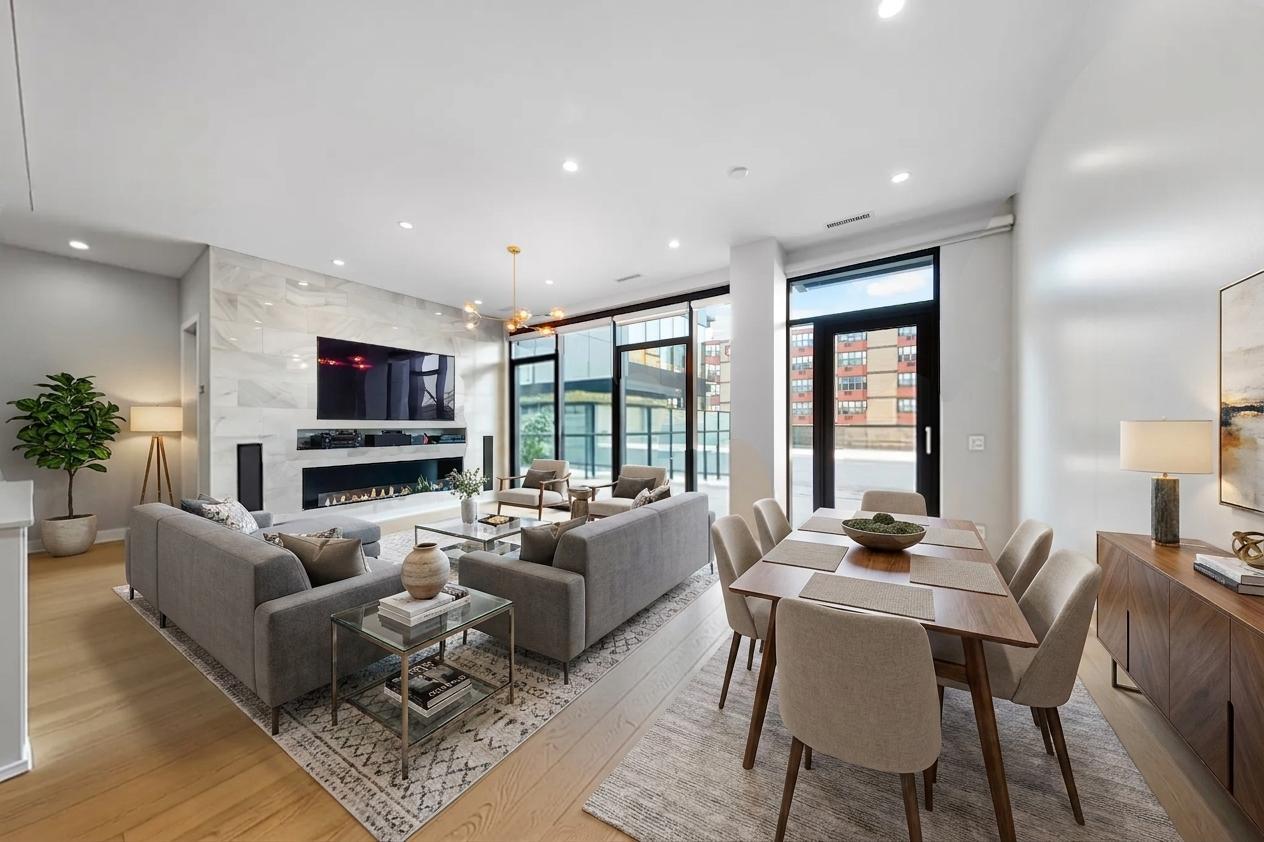 6 N Bishop Street 206