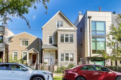 2522 W Cortland Street 2F Chicago IL 60647