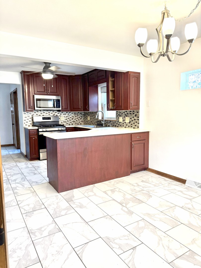 6023 W 64th Street