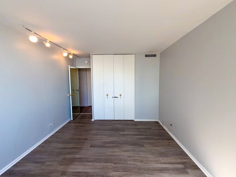 Tiny photo for 6301 N Sheridan Road #24E, Chicago, IL 60660 (MLS # 12634005)