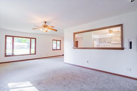 Tiny photo for 436 Standish Drive, Bloomington, IL 61704 (MLS # 12464620)