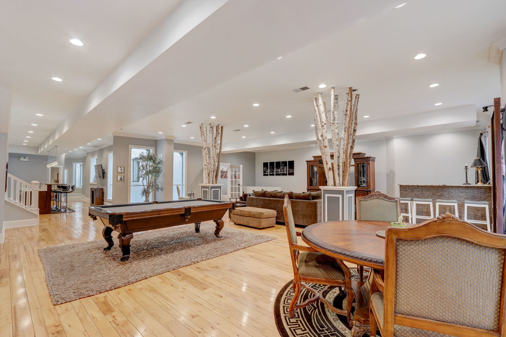 22 W Ontario Street 400