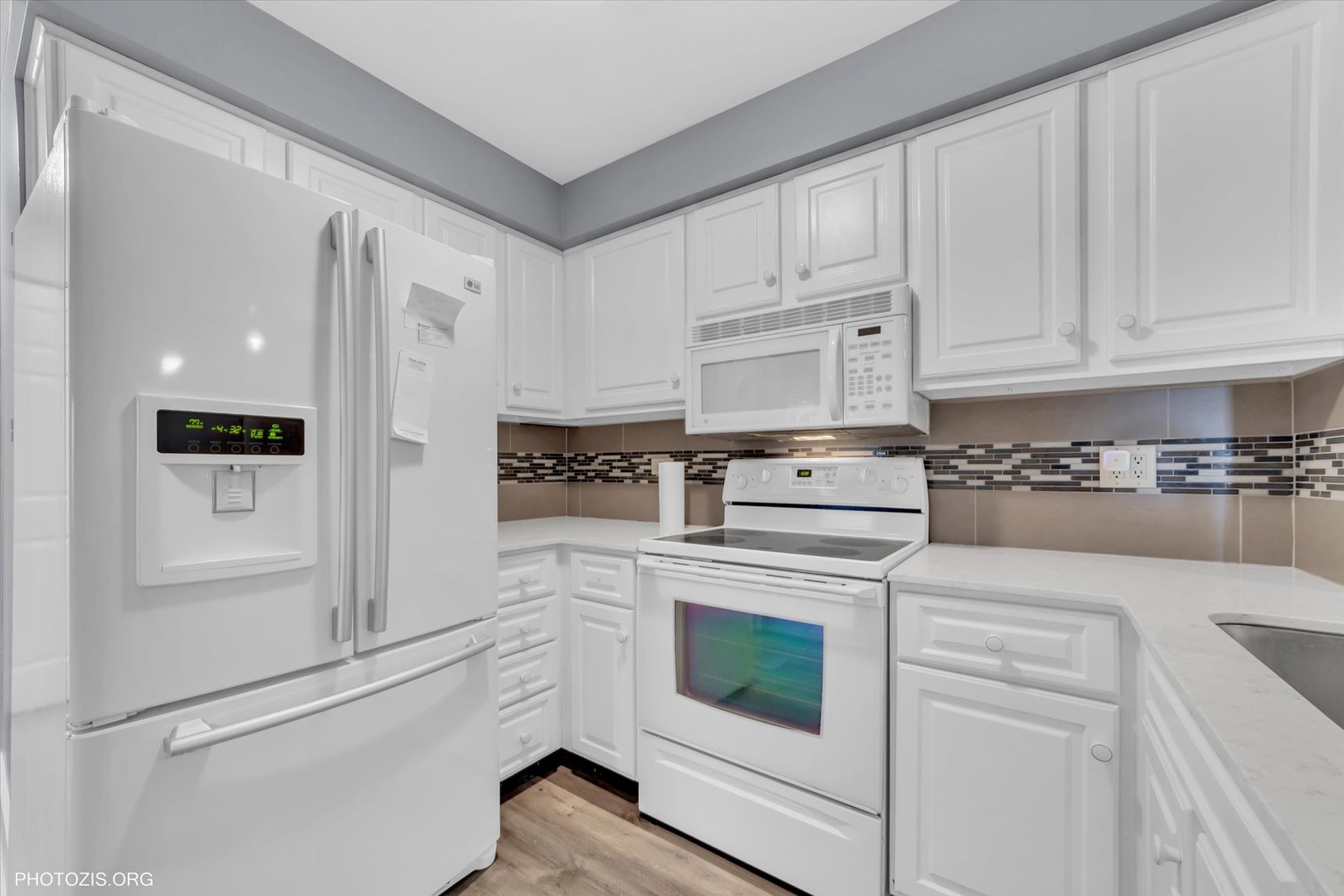5400 Walnut Avenue 402