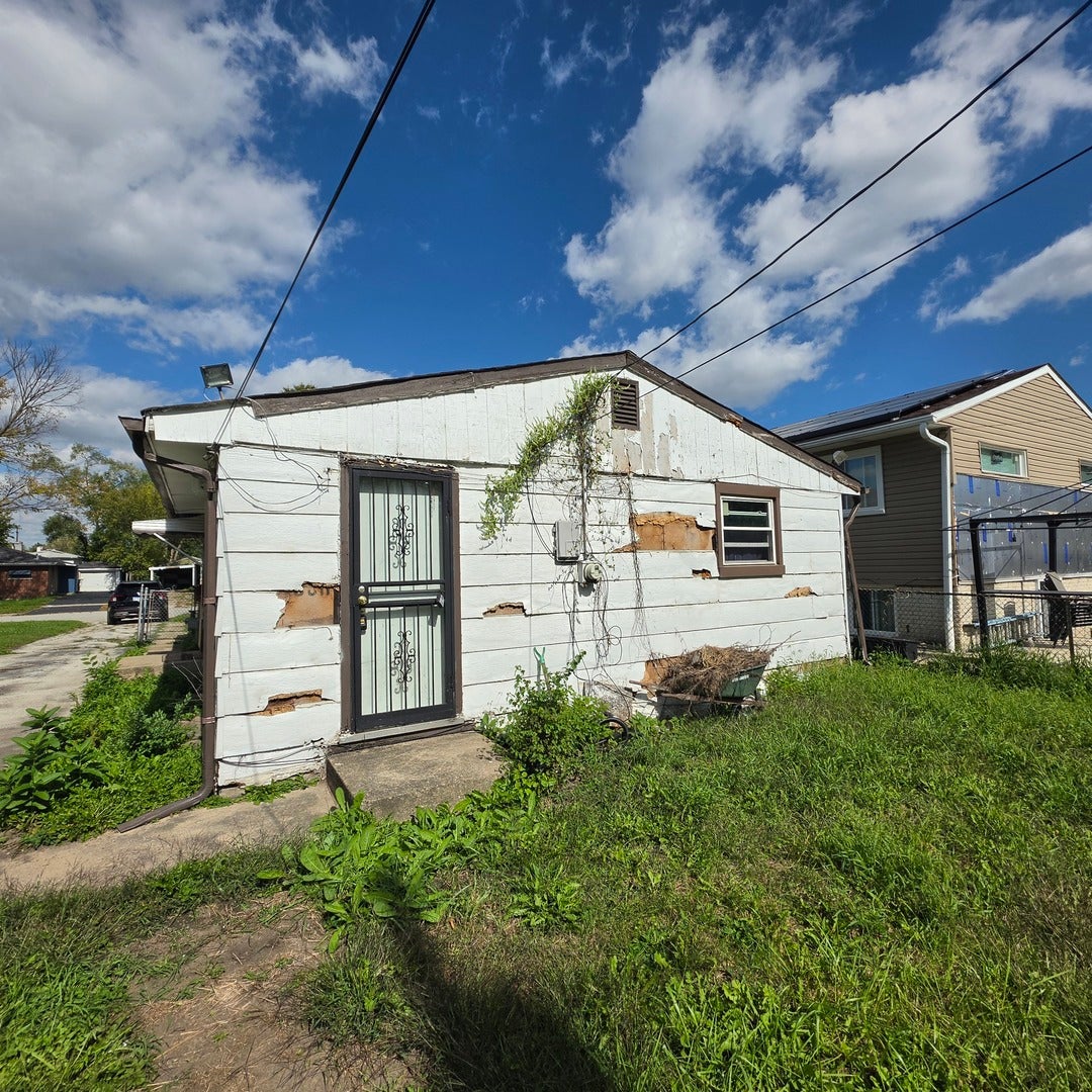 1649 W 163rd Street