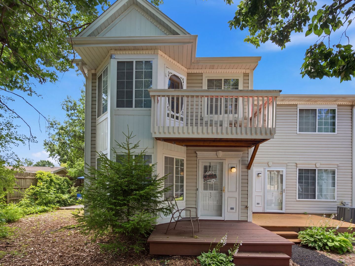 Photo 1 of 18 — 59 N Macgillis Drive 59, Round Lake, IL 60073