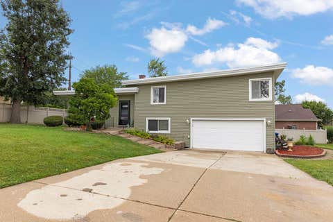 Tiny photo for 8230 W 85th Street, Hickory Hills, IL 60457 (MLS # 12720669)