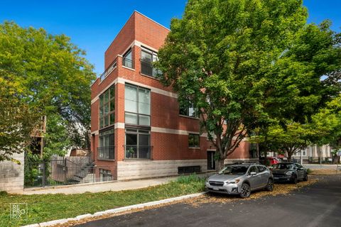 Tiny photo for 1700 N Talman Avenue #1, Chicago, IL 60647 (MLS # 12465664)
