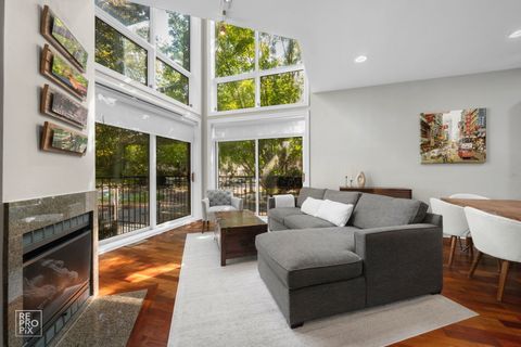 Tiny photo for 1700 N Talman Avenue #1, Chicago, IL 60647 (MLS # 12465664)