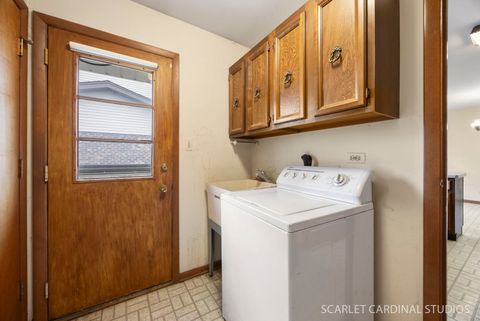 Tiny photo for 1110 S Fernandez Avenue, Arlington Heights, IL 60005 (MLS # 12616179)