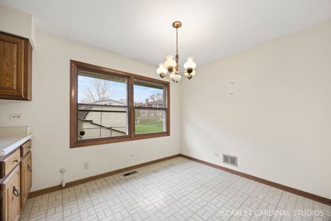 Tiny photo for 1110 S Fernandez Avenue, Arlington Heights, IL 60005 (MLS # 12616179)