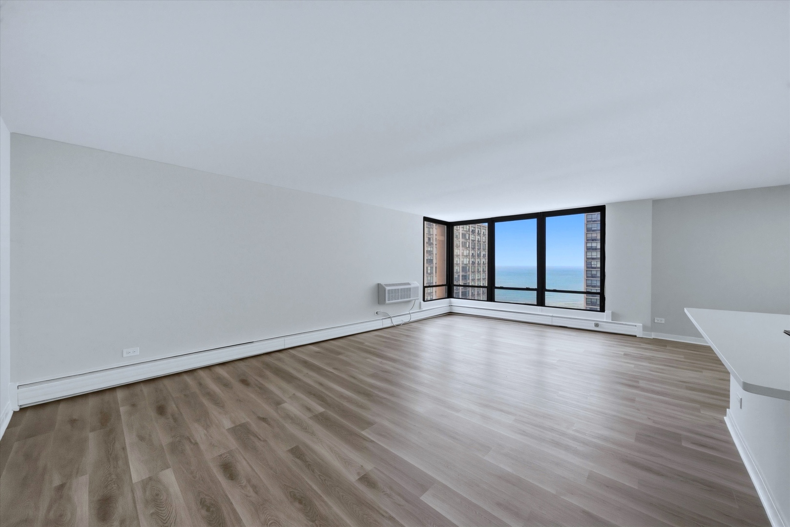 5740 N Sheridan Road 17D