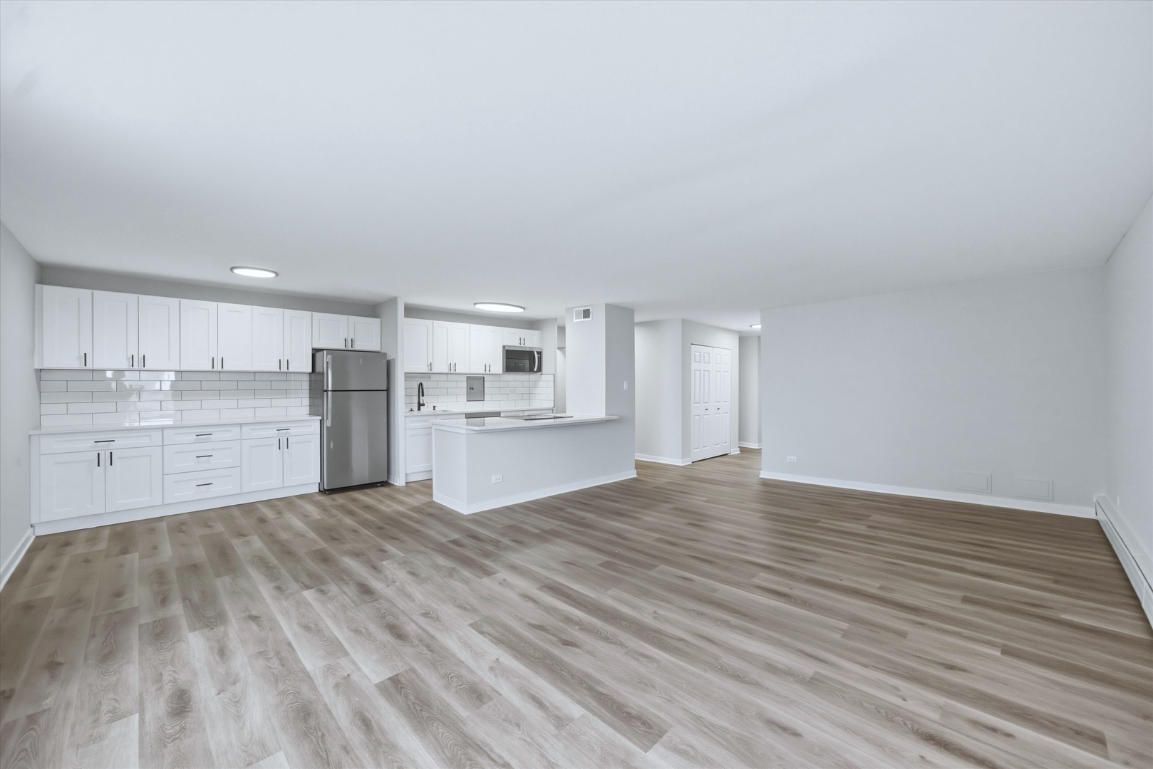 5740 N Sheridan Road 17D