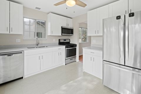 Tiny photo for 67 Willow Circle, Cary, IL 60013 (MLS # 12425009)