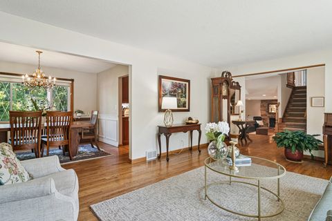 Tiny photo for 1102 E Waverly Drive, Arlington Heights, IL 60004 (MLS # 12606282)