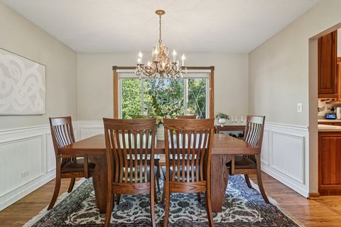 Tiny photo for 1102 E Waverly Drive, Arlington Heights, IL 60004 (MLS # 12606282)