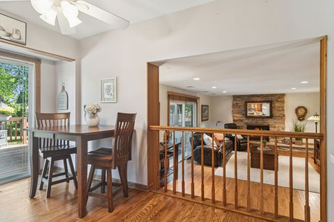 Tiny photo for 1102 E Waverly Drive, Arlington Heights, IL 60004 (MLS # 12606282)