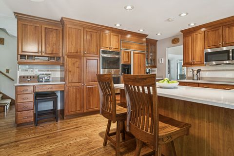 Tiny photo for 1102 E Waverly Drive, Arlington Heights, IL 60004 (MLS # 12606282)