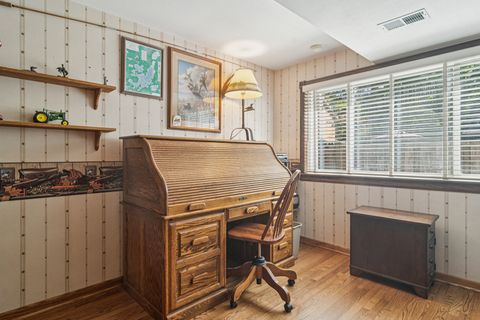 Tiny photo for 1102 E Waverly Drive, Arlington Heights, IL 60004 (MLS # 12606282)