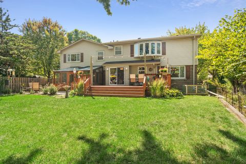 Tiny photo for 1102 E Waverly Drive, Arlington Heights, IL 60004 (MLS # 12606282)