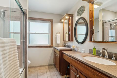 Tiny photo for 1102 E Waverly Drive, Arlington Heights, IL 60004 (MLS # 12606282)