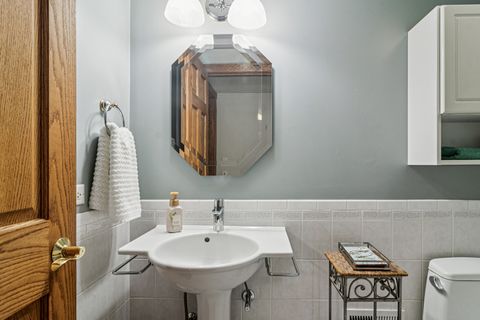 Tiny photo for 1102 E Waverly Drive, Arlington Heights, IL 60004 (MLS # 12606282)