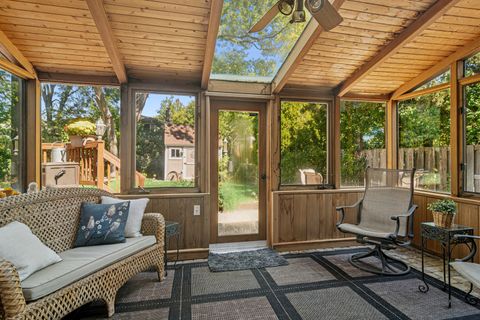 Tiny photo for 1102 E Waverly Drive, Arlington Heights, IL 60004 (MLS # 12606282)