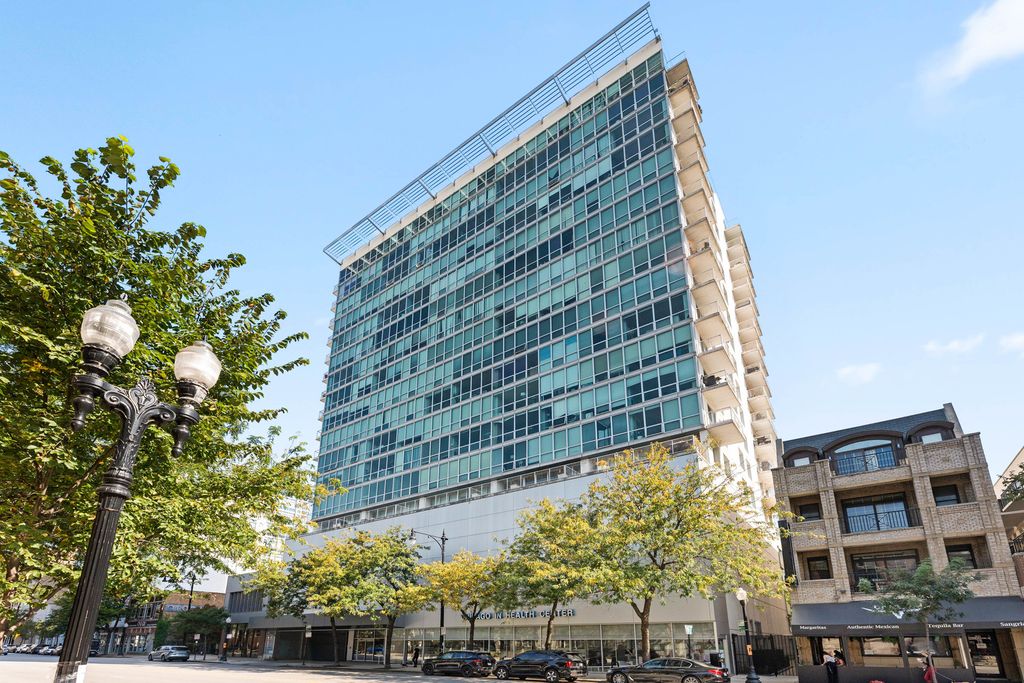 Photo for 1845 S MICHIGAN Avenue #1003, Chicago, IL 60616 (MLS # 12477552)