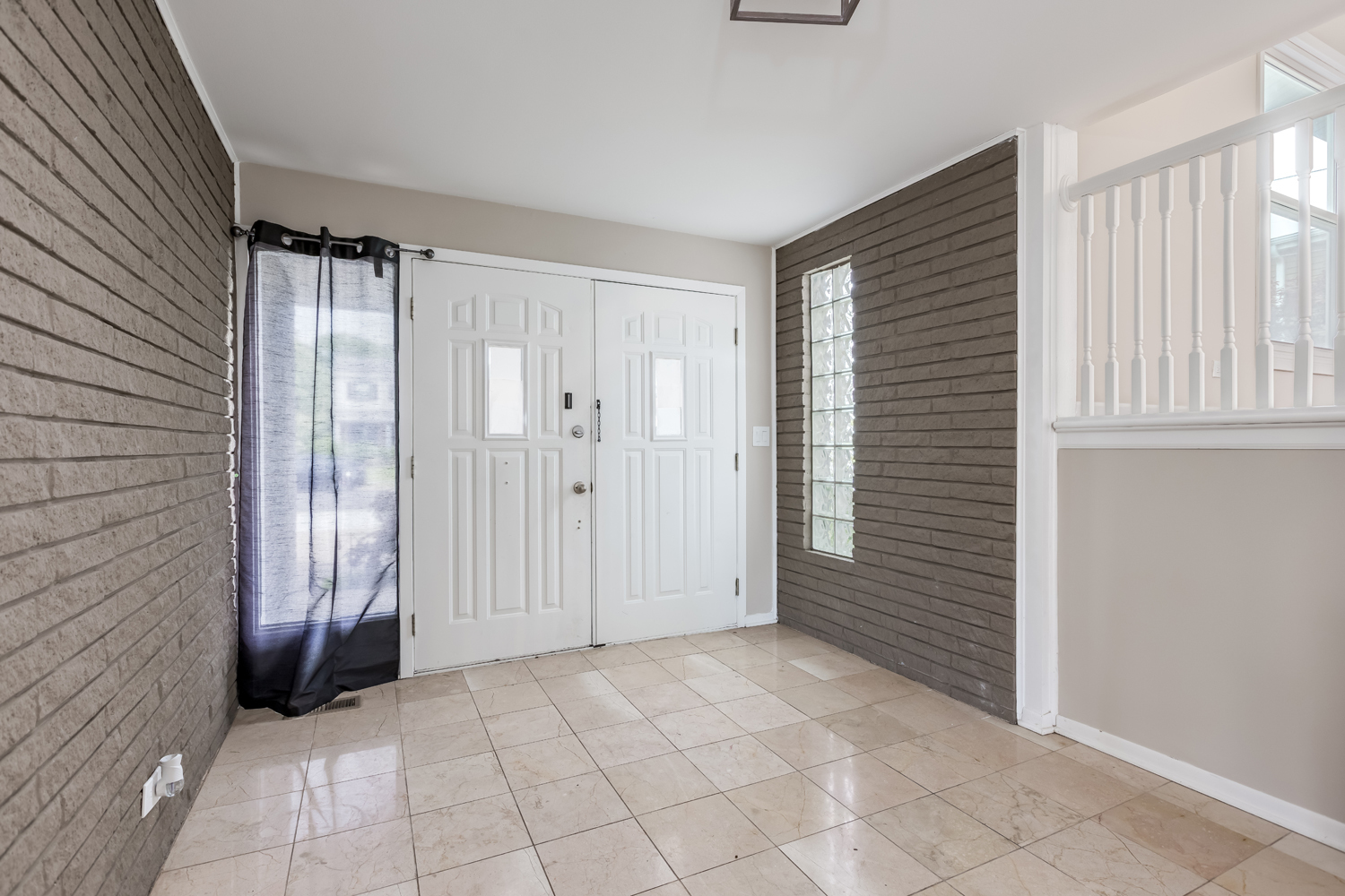 9804 N Lauren Lane